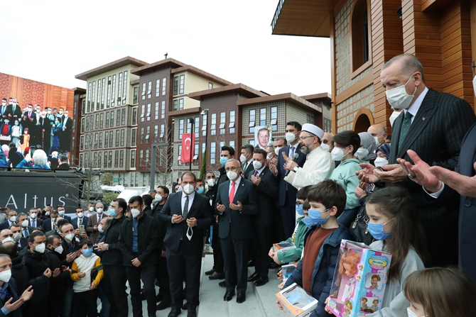 Cumhurbaşkanı Erdoğan, RTEÜ'de Cami Açılışını Gerçekleştirdi 4