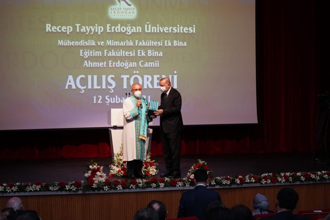 Cumhurbaşkanı Erdoğan, RTEÜ'de 2 Fakültenin Ek Binasının Açılışını  11