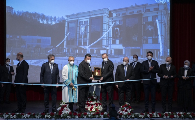 Cumhurbaşkanı Erdoğan, RTEÜ'de 2 Fakültenin Ek Binasının Açılışını  21