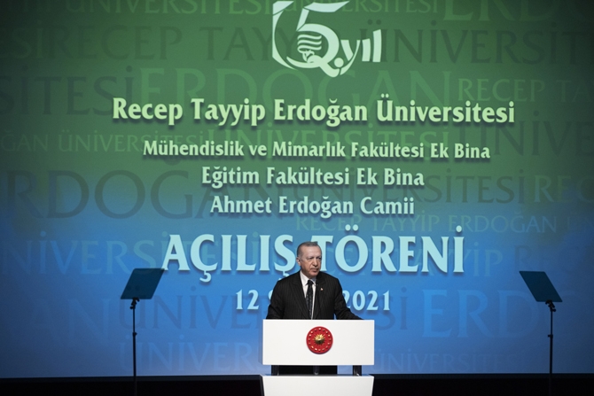 Cumhurbaşkanı Erdoğan, RTEÜ'de 2 Fakültenin Ek Binasının Açılışını  25