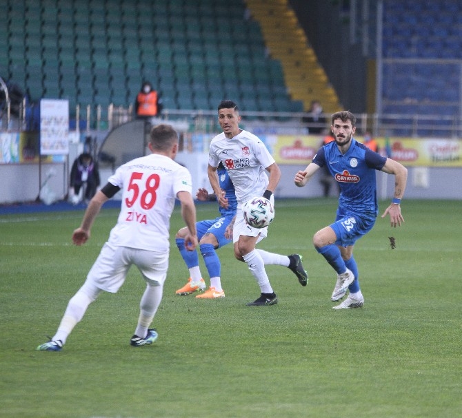 Çaykur Rizespor - Demir Grup Sivasspor Maçından Kareler 11