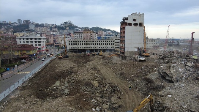 Rize'de Belediye Blokları'nın yıkımı sürüyor 3