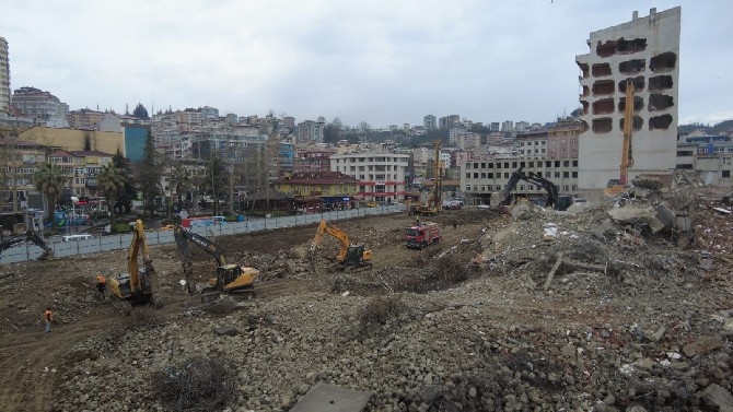 Rize'de Belediye Blokları'nın yıkımı sürüyor 4