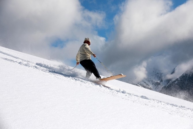Petran'da karın tadını "lazboard"la kayarak çıkarıyorlar 14