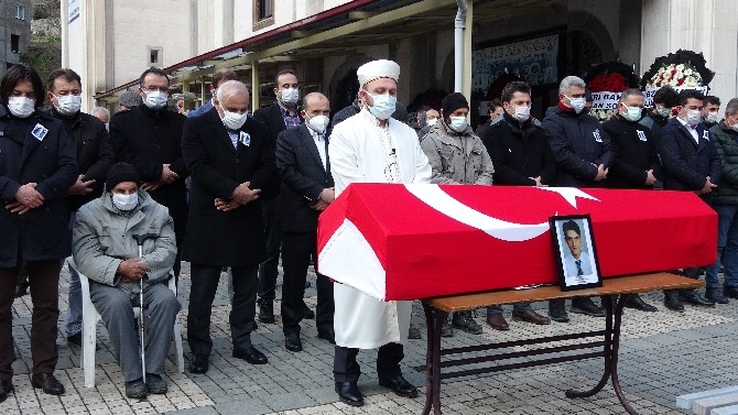 Ölü bulunan Kaymakam Yılmaz Kurt, Trabzon'da son yolculuğuna uğurla 12