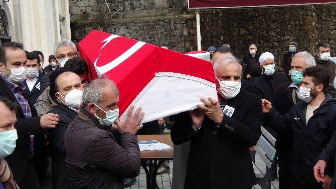 Ölü bulunan Kaymakam Yılmaz Kurt, Trabzon'da son yolculuğuna uğurla 14
