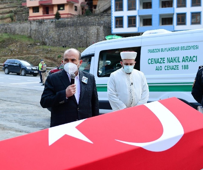 Ölü bulunan Kaymakam Yılmaz Kurt, Trabzon'da son yolculuğuna uğurla 2