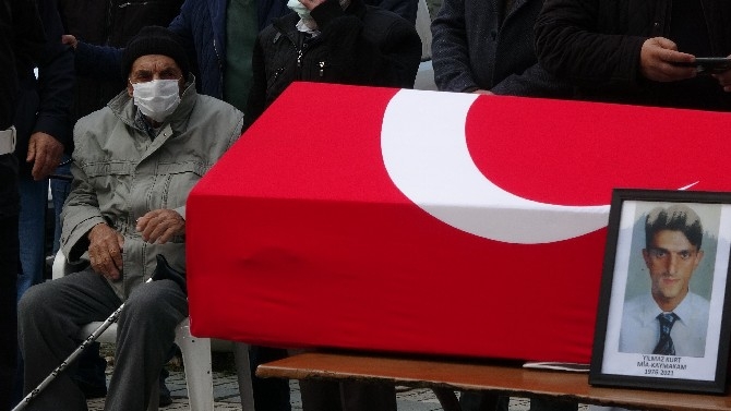 Ölü bulunan Kaymakam Yılmaz Kurt, Trabzon'da son yolculuğuna uğurla 3