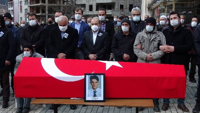 Ölü bulunan Kaymakam Yılmaz Kurt, Trabzon'da son yolculuğuna uğurla 7