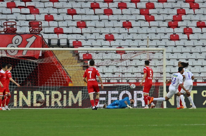 Fraport TAV Antalyaspor - Çaykur Rizespor Maçından Kareler 12