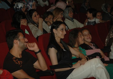 2 Ayrı Program 2 Ayrı Coşku 25