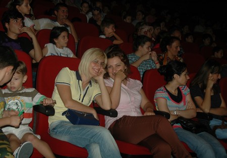 2 Ayrı Program 2 Ayrı Coşku 26