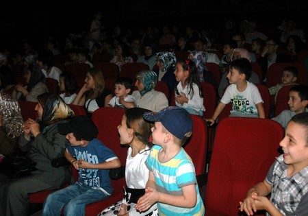 2 Ayrı Program 2 Ayrı Coşku 32