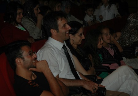 2 Ayrı Program 2 Ayrı Coşku 38