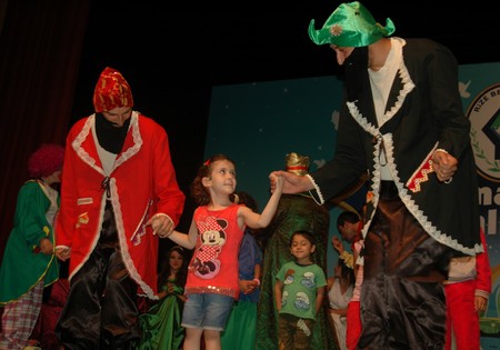 2 Ayrı Program 2 Ayrı Coşku 4