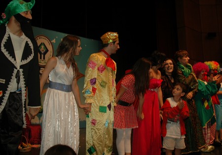 2 Ayrı Program 2 Ayrı Coşku 60