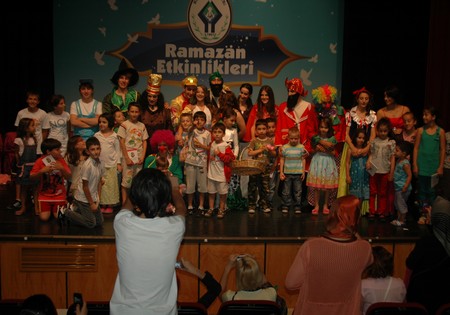 2 Ayrı Program 2 Ayrı Coşku 61