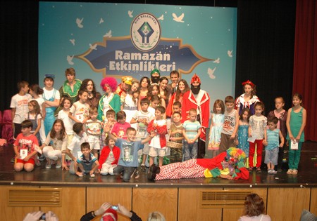 2 Ayrı Program 2 Ayrı Coşku 64