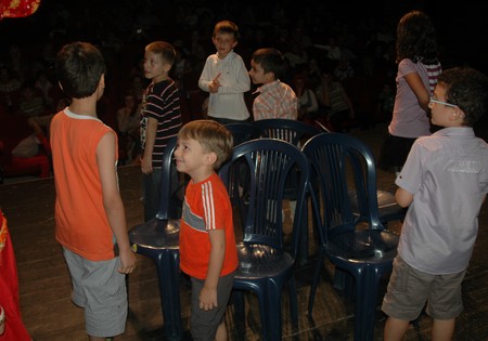 2 Ayrı Program 2 Ayrı Coşku 9