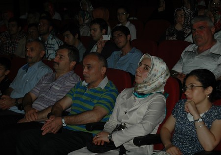 Rize'de İbrahim Sadri Fırtınası Esti 60