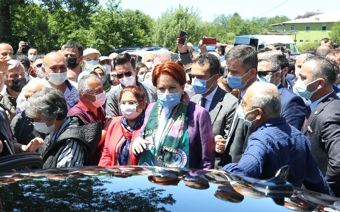 Meral Akşener'in Rize programında arbede çıktı 17
