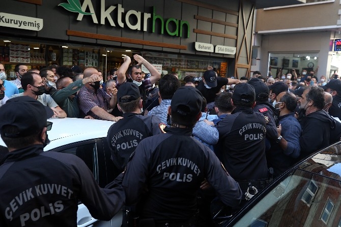 İYİ Parti Genel Başkanı Meral Akşener, Rize'de protesto edildi 15