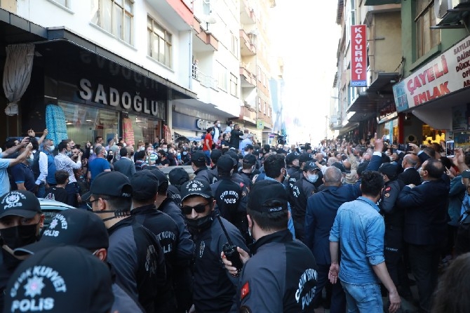 İYİ Parti Genel Başkanı Meral Akşener, Rize'de protesto edildi 2