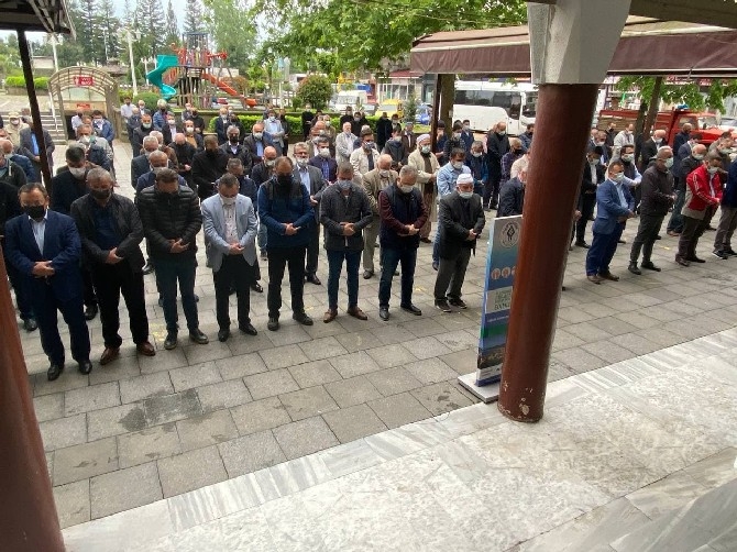 Rize Belediye Başkanı Metin'in Amcası Son Yolculuğuna Uğurlandı 9