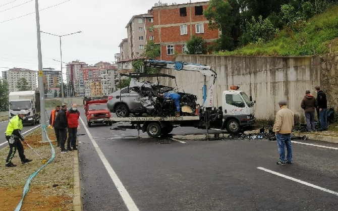 Rize’de Trafik Kazası 1 Ölü, 1 Yaralı 10