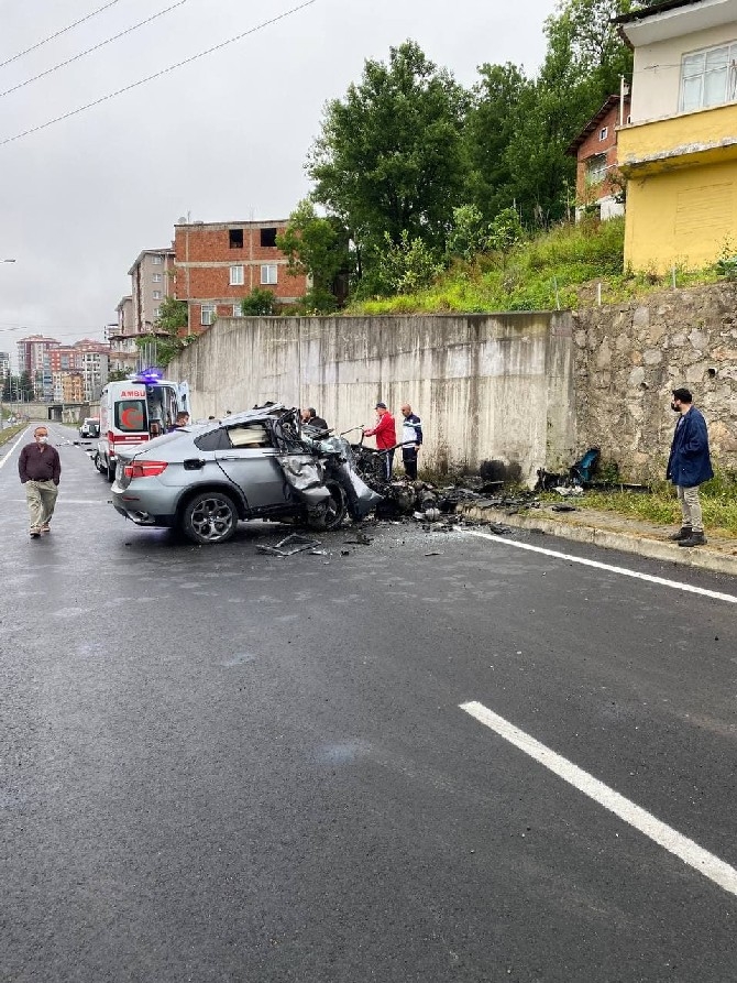 Rize’de Trafik Kazası 1 Ölü, 1 Yaralı 4