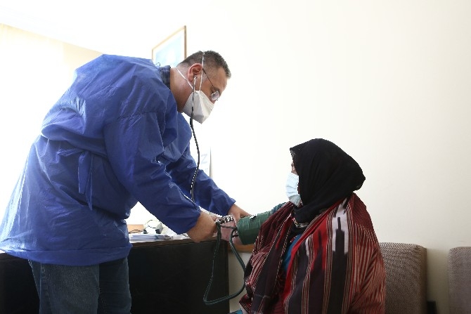 Sürmene'de aşı çalışması çay tarlalarında devam ediyor 17