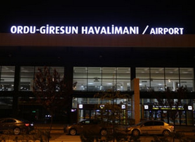 Ordu-Giresun Havalimanı’nda bir uçağa bomba ihbarı 11