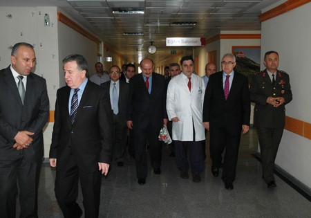 Rize Valisi Çakır El Öptü Eli Öpüldü 12