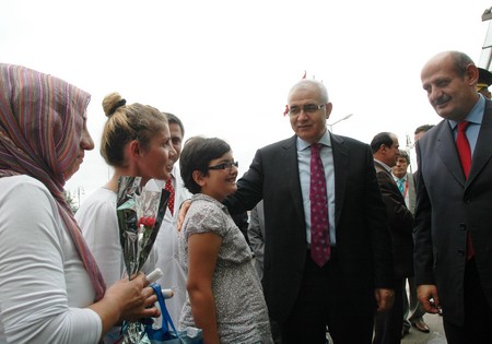 Rize Valisi Çakır El Öptü Eli Öpüldü 2