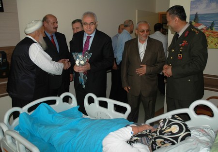 Rize Valisi Çakır El Öptü Eli Öpüldü 5