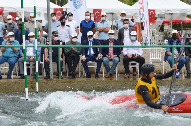 Artvin’de kano yarışları düzenlendi 26