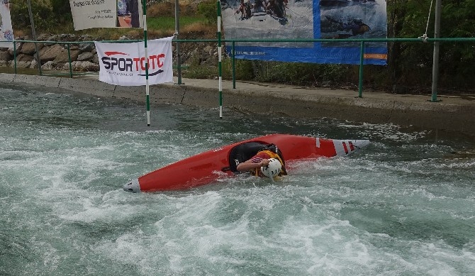 Artvin’de kano yarışları düzenlendi 30