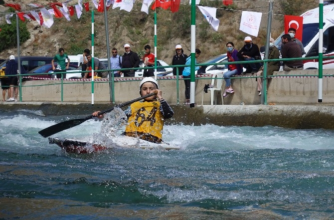 Artvin’de kano yarışları düzenlendi 44