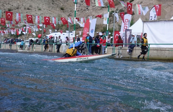 Artvin’de kano yarışları düzenlendi 45