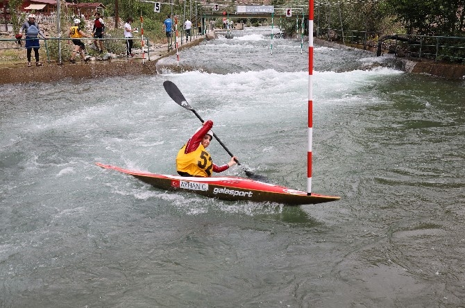 Artvin’de kano yarışları düzenlendi 9