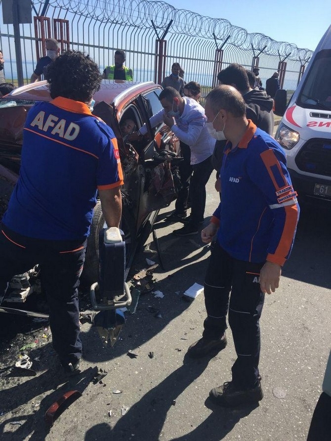 Trabzon’da trafik kazası: 2 ölü, 4 yaralı 2