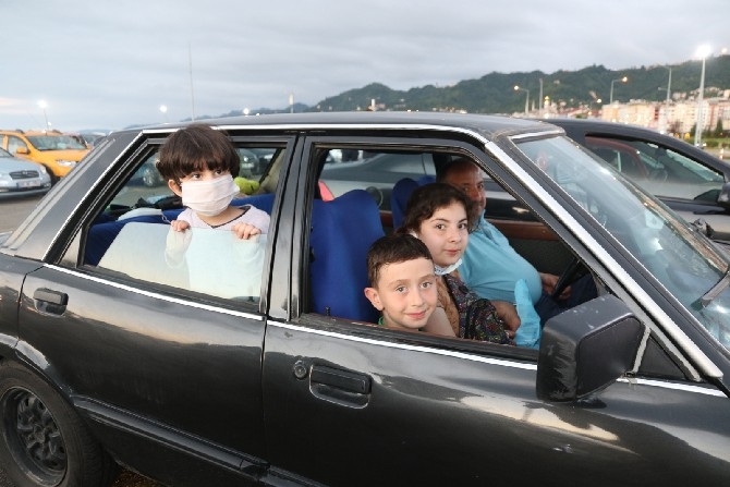 Rizeliler arabada "Cep Herkülü: Naim Süleymanoğlu" filmini izl 29