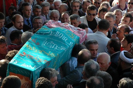 Erdoğan Teyzesi Meliha Er'in Rize'deki Cenaze Törenine Katıldı 102