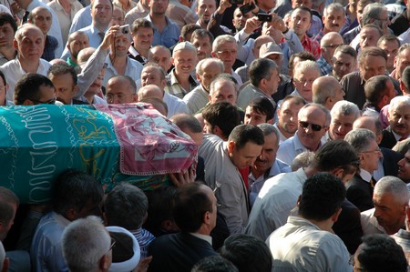 Erdoğan Teyzesi Meliha Er'in Rize'deki Cenaze Törenine Katıldı 106