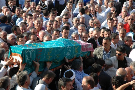Erdoğan Teyzesi Meliha Er'in Rize'deki Cenaze Törenine Katıldı 108