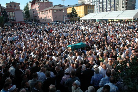 Erdoğan Teyzesi Meliha Er'in Rize'deki Cenaze Törenine Katıldı 109
