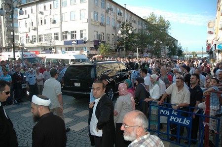 Erdoğan Teyzesi Meliha Er'in Rize'deki Cenaze Törenine Katıldı 122