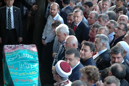 Erdoğan Teyzesi Meliha Er'in Rize'deki Cenaze Törenine Katıldı 44