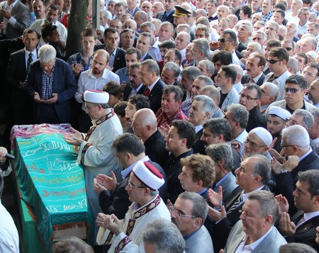 Erdoğan Teyzesi Meliha Er'in Rize'deki Cenaze Törenine Katıldı 47
