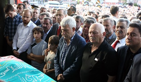 Erdoğan Teyzesi Meliha Er'in Rize'deki Cenaze Törenine Katıldı 53